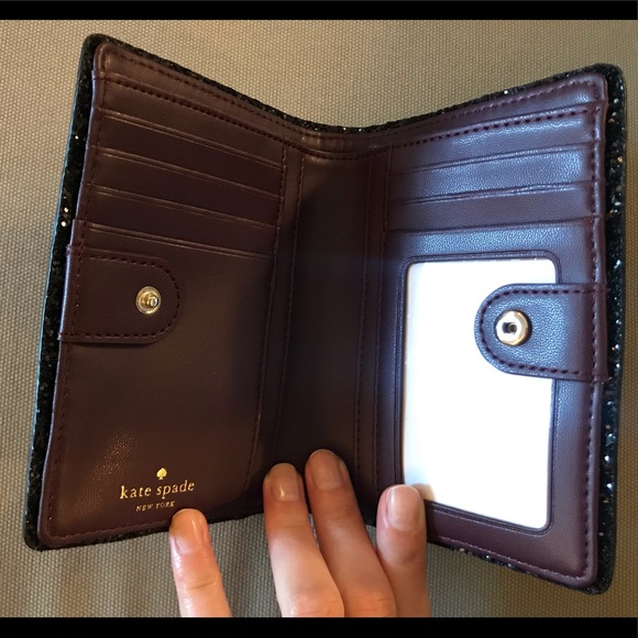 Brand New Kate Spade Wallet - Picture 3 of 3